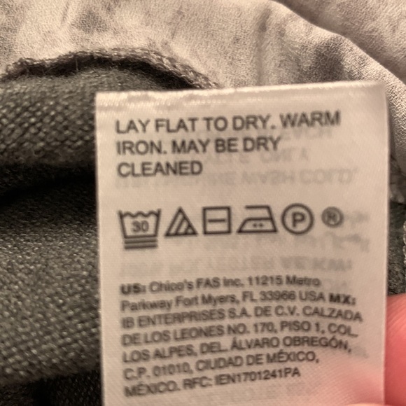 🌷WHBM Popover Gray Sweater with Shirt Tail Look Croc Print XS - Picture 9 of 12